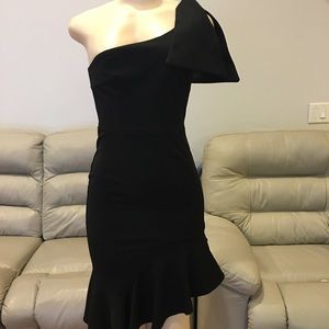 New selfie Black One Shoulder Dress Size Small